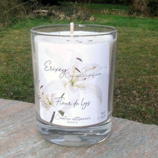 Bougie parfumée  165 grs " Fleur de Lys "