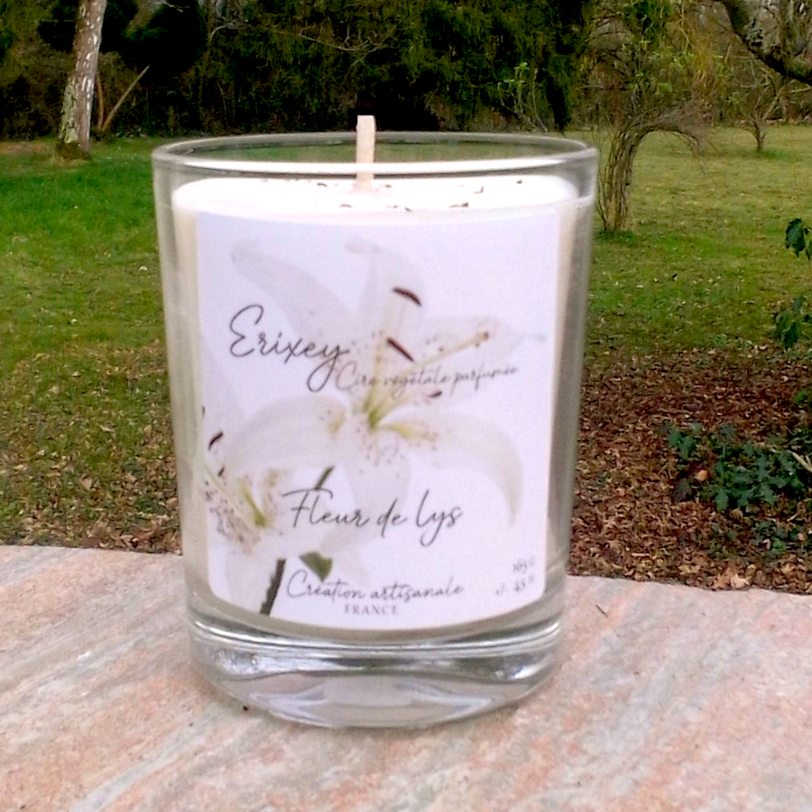 Bougie parfumée  80 grs " Fleur de Lys "