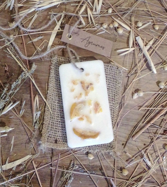 Suspension  parfumée  /   Agrumes