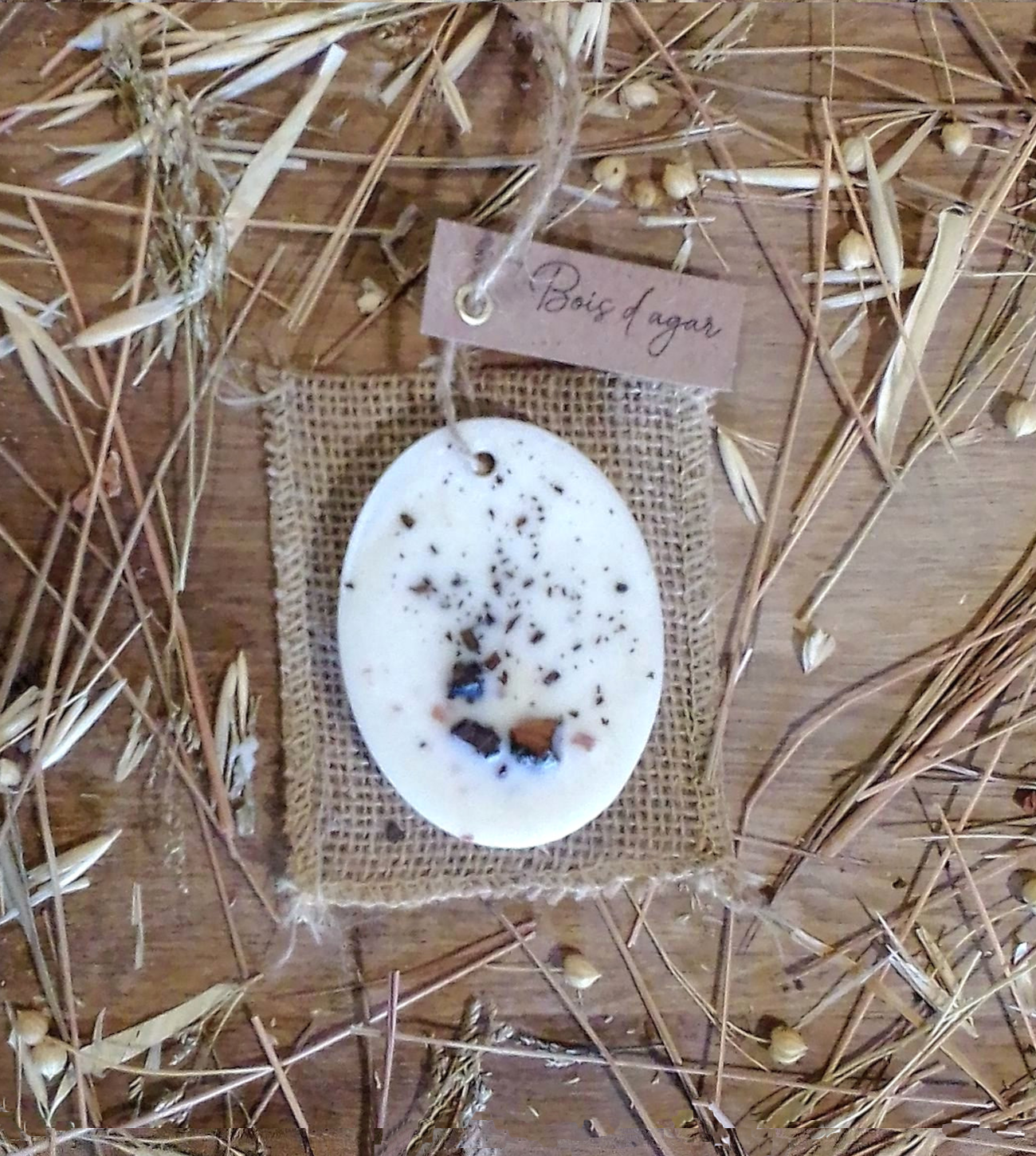 Suspensión perfumada / Madera de agar